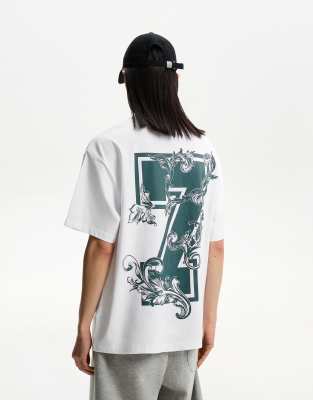 Bershka short sleeve t-shirt with print in white - view 1
