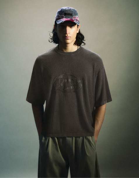 Bershka Short sleeve washed-effect t-shirt with patches in grey - view 1