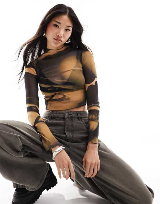 Bershka – Siateczkowy top z zabudowanym dekoltem i efektem ombre