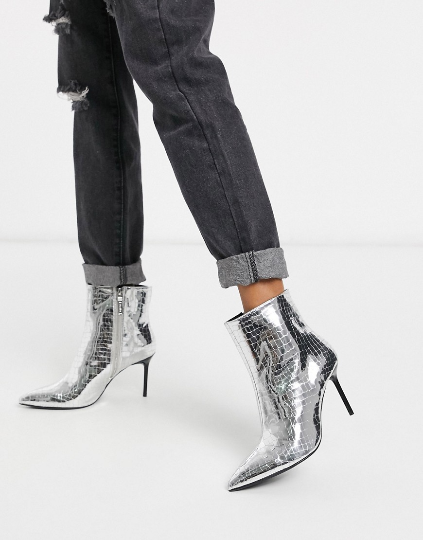 Bershka – Silverfärgade boots med smal klack