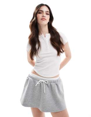 Bershka - Skater-Minirock in Grau meliert mit zweifachem Bund