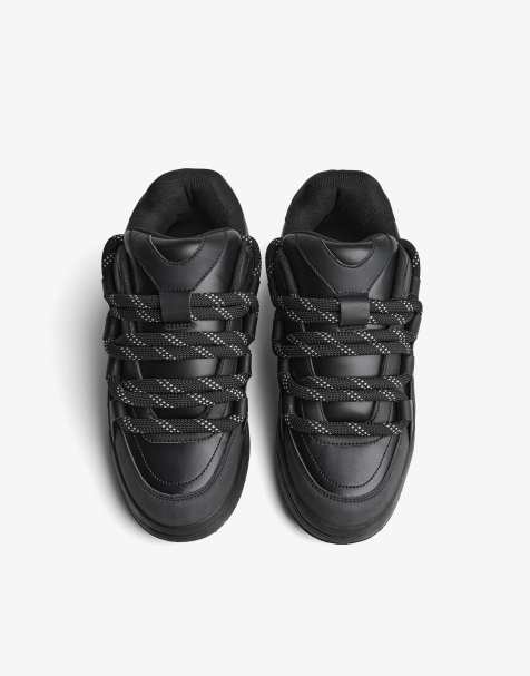 Bershka – Skater-Sneaker in Schwarz mit dicker Sohle - view 1