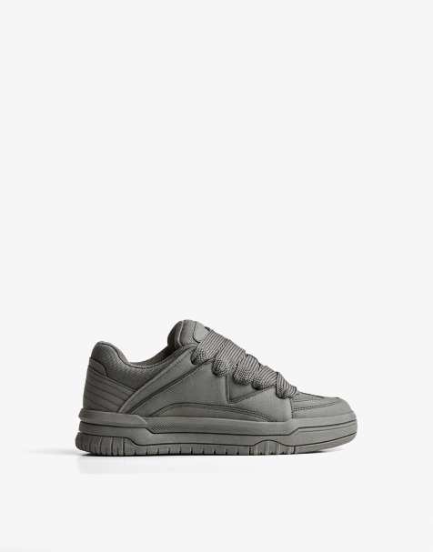 Bershka - Skater sneakers met dikke zool in grijs - view 1