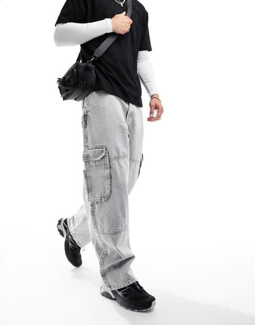 Bershka - Skaterjeans met cargozakken in grijs met wassing