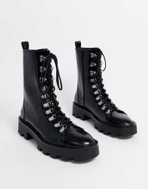Bershka ski hook cleated sole boots in black