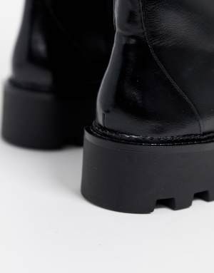 Bershka ski hook cleated sole boots in black