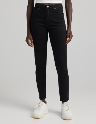 Bershka - Skinny-Jeans mit hohem Bund in Schwarz