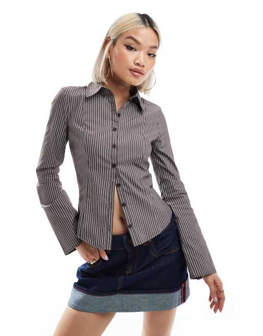 Bershka - Slim-fit overhemd met strepen in bruin