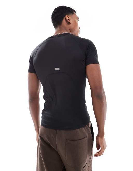 Bershka slim fit t-shirt in black 