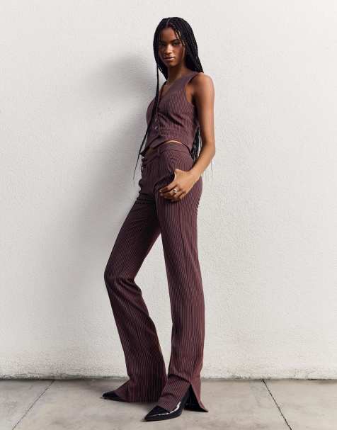 Bershka Slim fit tailored trousers in burgundy