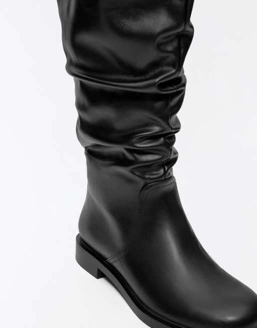 Bershka slouchy laarzen met platte zool in zwart, 6 van 7