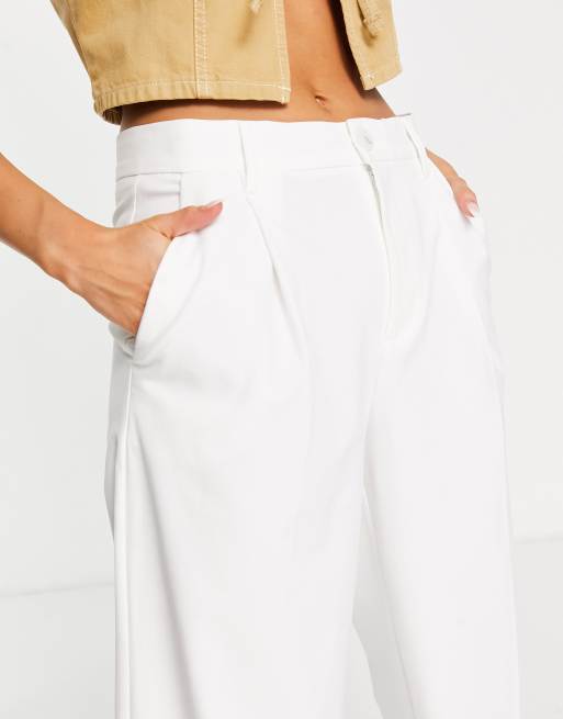 Bershka slouchy low waist tailored trousers in white, 4 of 4