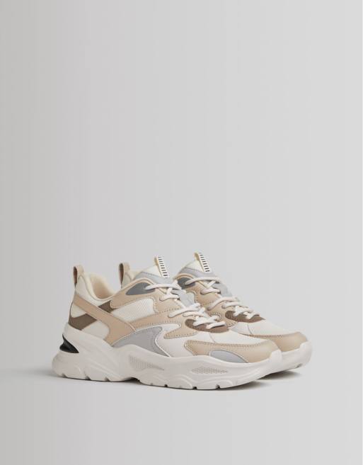 Bershka – Sneaker in mehreren neutralen Farben mit dicker Sohle