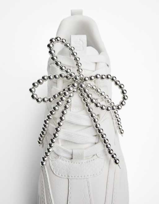 Bershka – Sneaker in Weiß mit XL-Plateausohle ASOS