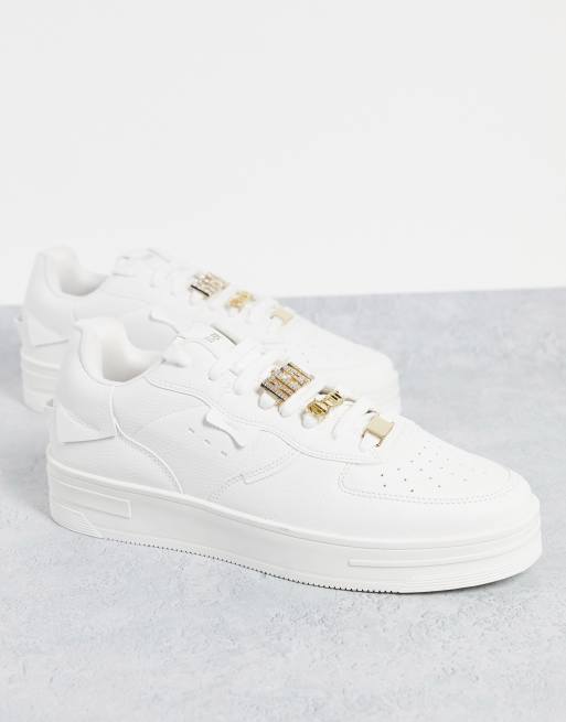 Bershka – Sneaker mit verzierten Details in Weiß