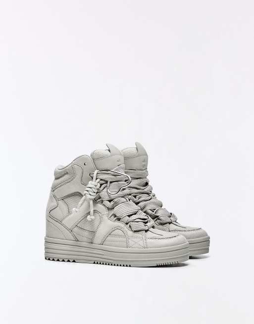 Bershka sneakers alte con charm grigie, 4 di 7