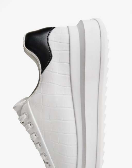 Bershka - Sneakers bianche con suola spessa e motivo impresso, 4 di 4