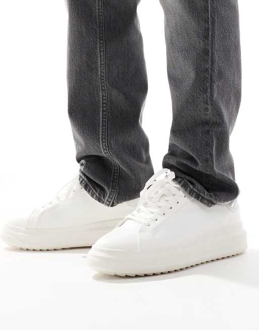 Bershka - Sneakers bianche stringate