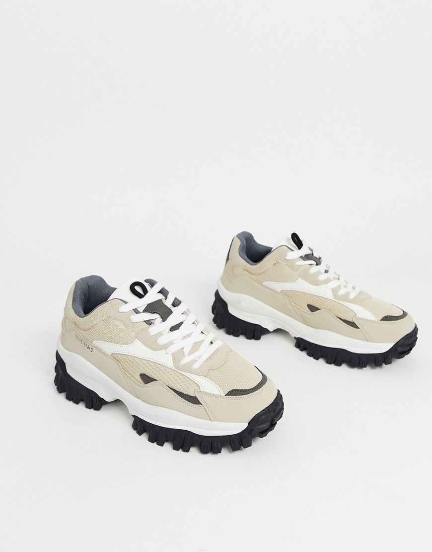 Bershka - Sneakers chunky crema con pannelli trekking a contrasto-Beige
