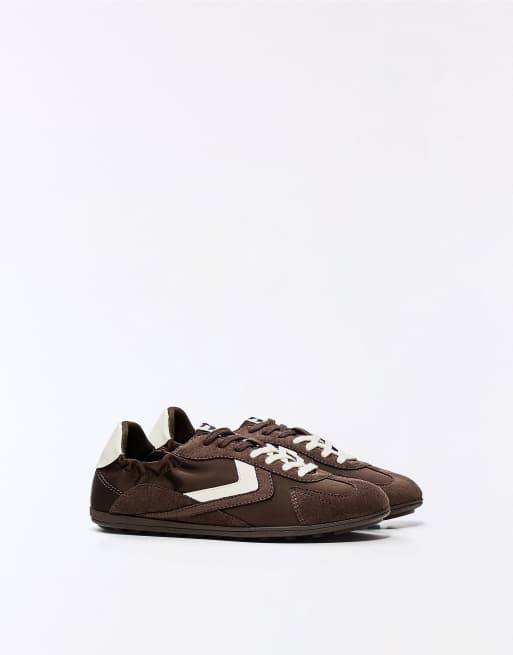 Bershka - Sneakers con suola piatta marroni rètro, 2 di 7