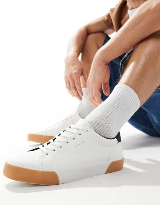 Bershka - Sneakers rétro bianche con linguetta sul tallone a contrasto