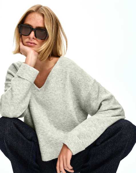 Bershka Soft touch v-neck sweater in grey - view 1
