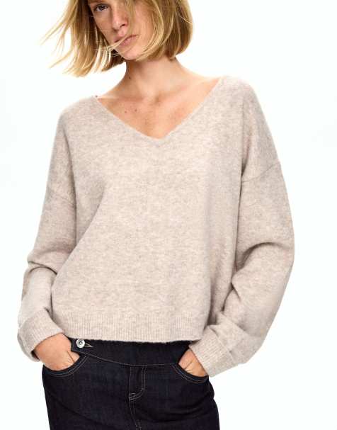 Bershka Soft touch v-neck sweater in stone - view 1