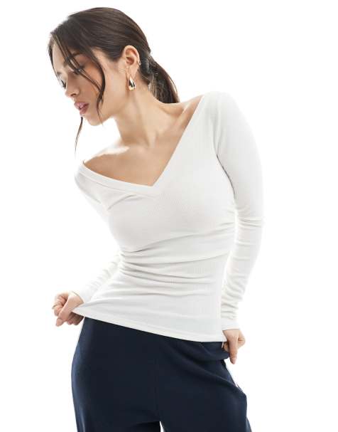 Bershka soft touch v-neck tshirt in white - view 1