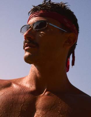 Sonnenbrille aus Metall in Grau Grau M