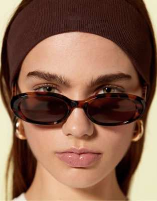 Bershka - Sonnenbrille in brauner Schildpatt-Optik