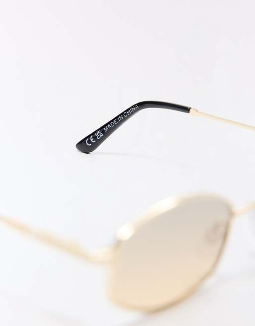 Bershka Sonnenbrille mit eckigem Metallrahmen in Beige, 4 von 4