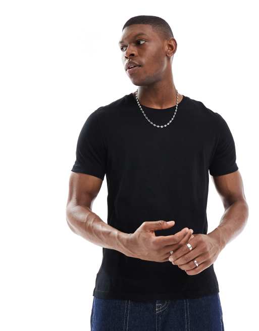 Bershka - Sort T-shirt i Regular Fit