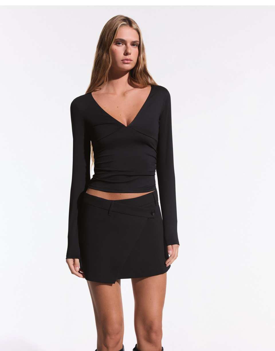Long sleeve black tee