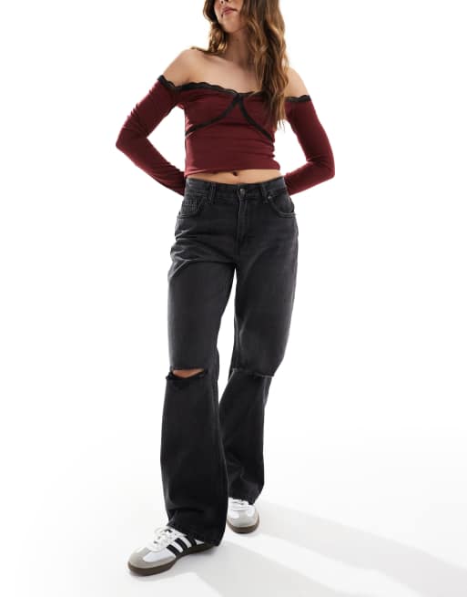 Bershka - Sorte jeans med vidde og flænger på knæene