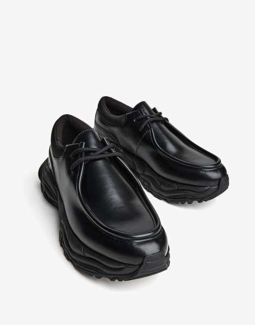 Bershka - Sorte og chunky hybrid-sneakers