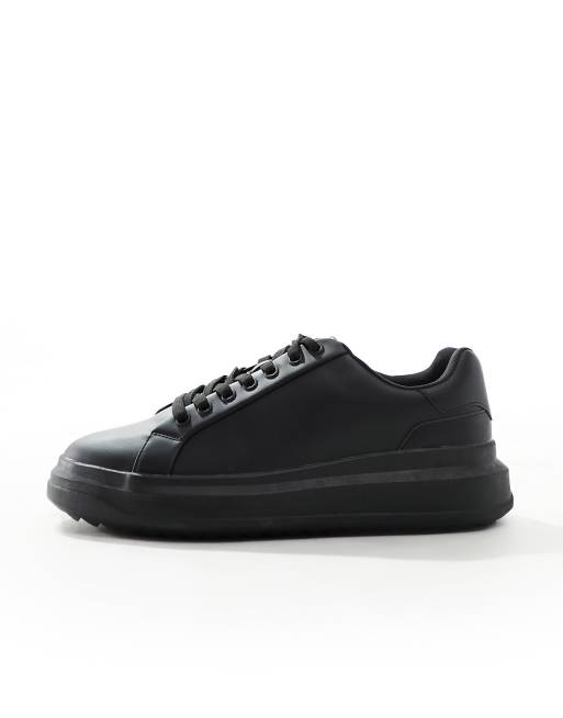 Bershka - Sorte sneakers med chunky, kontrasterende detalje på hælen, 2 af 5