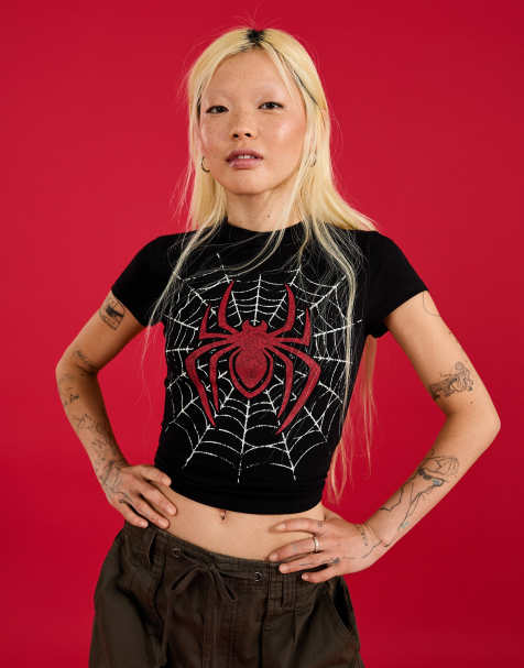 Bershka Spiderman figursydd t-shirt i svart - view 1