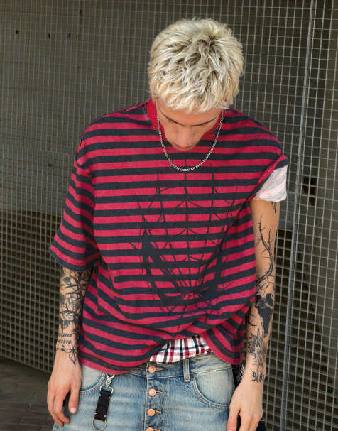 Bershka Spiderman print t-shirt in red - view 1