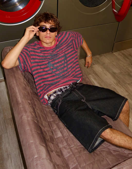 Bershka Spiderman print t-shirt in red, 3 of 6