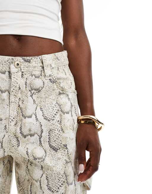 Bershka – Spodnie typu carpenter we wzór skóry węża, 4 z 5