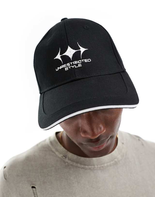 Bershka - sport cap in black