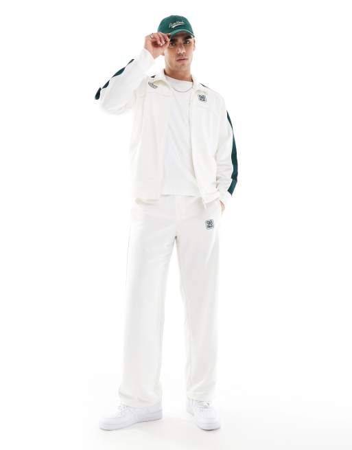 Bershka – Sport-Set mit Paspelierung