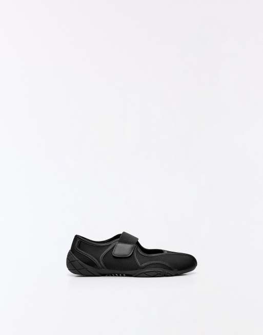 Bershka sportiga ballerinapumps i svart, 2 av 6