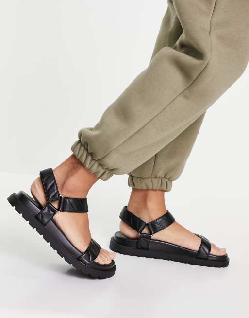 Bershka - Sporty, forede sandaler i sort