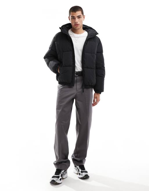 Bershka – Steppjacke mit Kapuze in Schwarz , 2 von 4