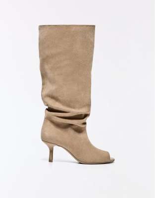 Bershka - Stiefel in Beige mit gespleißtem Design und Kitten-Absatz-Neutral