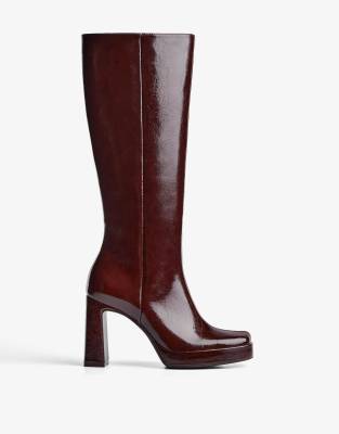Bershka - Stiefel in Burgunderrot mit Plateausohle und hohem Absatz
