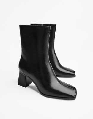 Bershka - Stiefeletten in Schwarz mit dickem Absatz