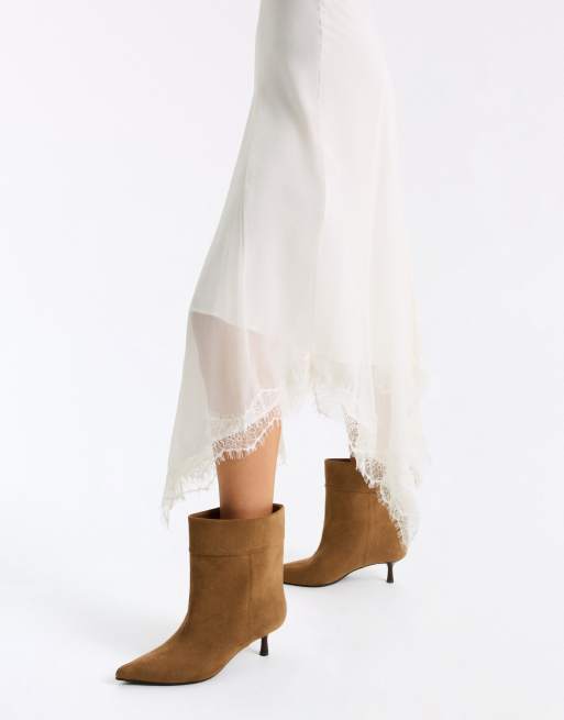 Bershka Stiefeletten mit umklappbarem Schaft und Absatz in Braun, 2 von 7