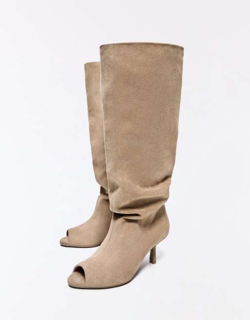 Bershka - Stivaletti beige con tacchetti a spillo, 4 di 4